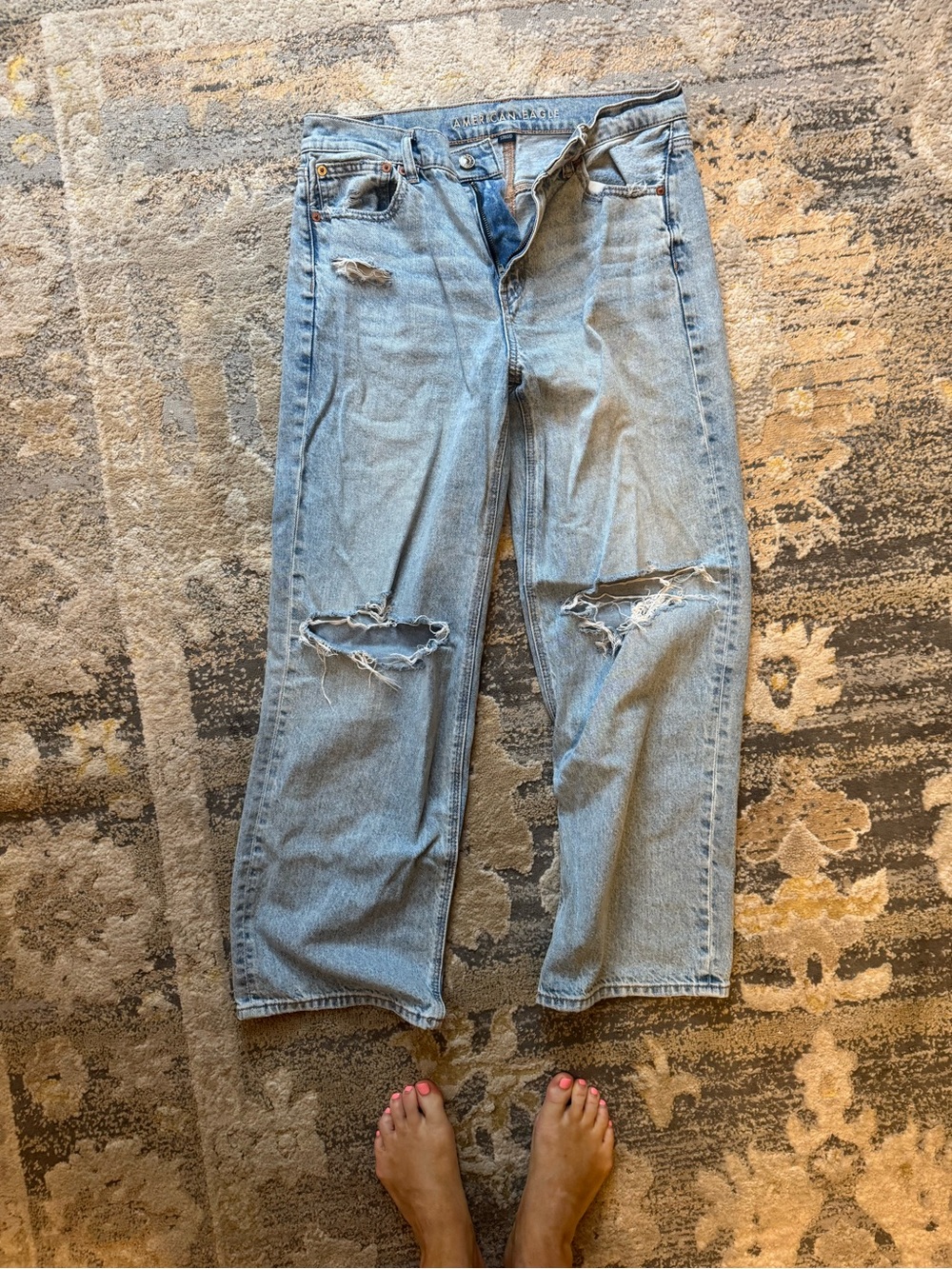 American Eagle Outfitters Light Blue Distressed Boyfriend Jeans